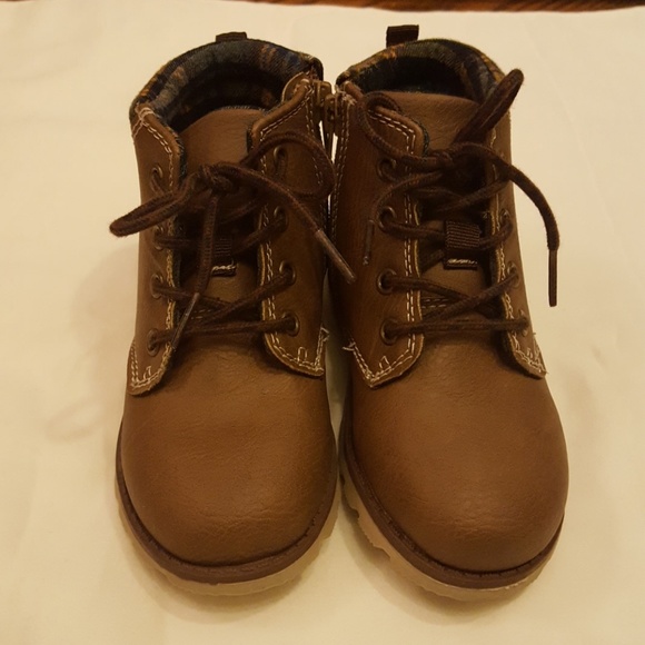 Carters Toddler boy shoes easy Zipper access Size 7 New